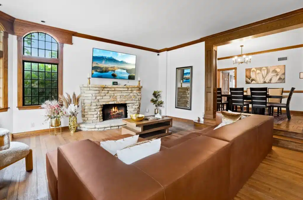 iRely Recovery Facility — Living Room iRely Recovery comfortable living room with stone fireplace