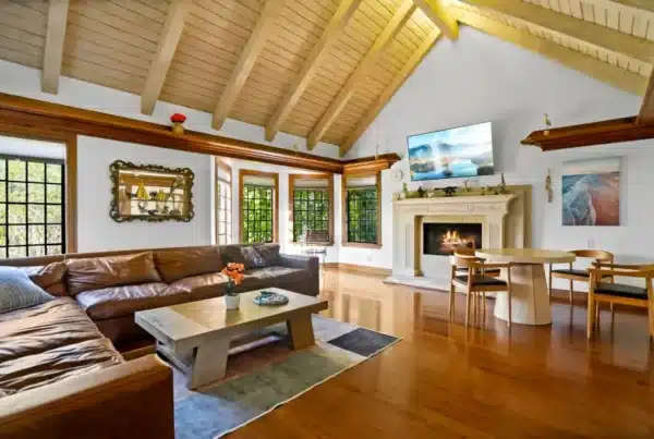 Vaulted-ceiling living area at iRely Recovery residential treatment in Northridge, Los Angeles